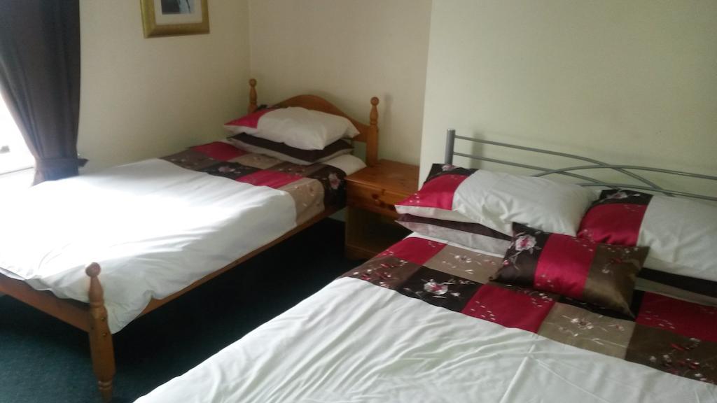 The Friar Tucks Hotel Gloucester Szoba fotó